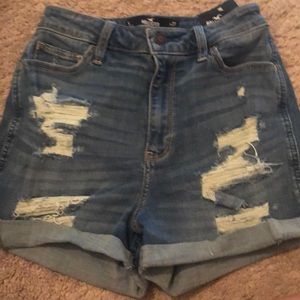 Hollister ultra high rise curvy shorts